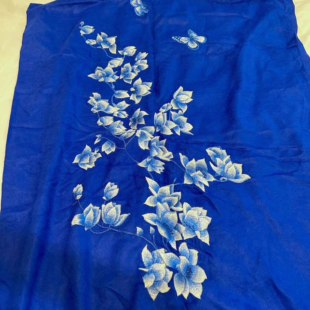 100% Mulberry Silk Scarf Royal Blue Hand Embroidered Floral Chinese Xiang Xiu - Picture 2 of 7